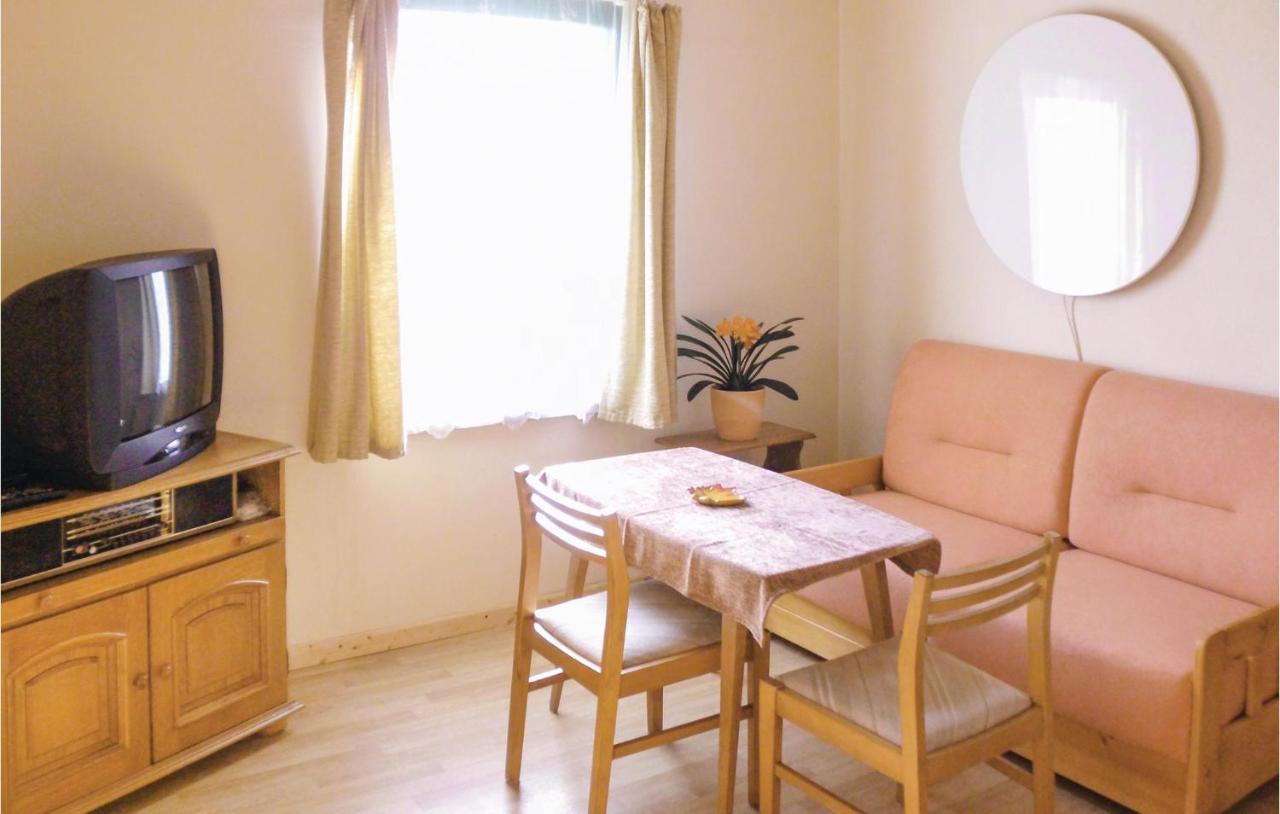 1 Bedroom Amazing Apartment In Settin Eksteriør bilde